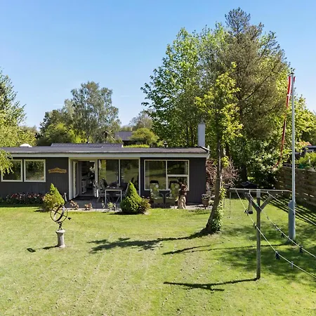 Feriehus 2 Bedroom Beautiful In