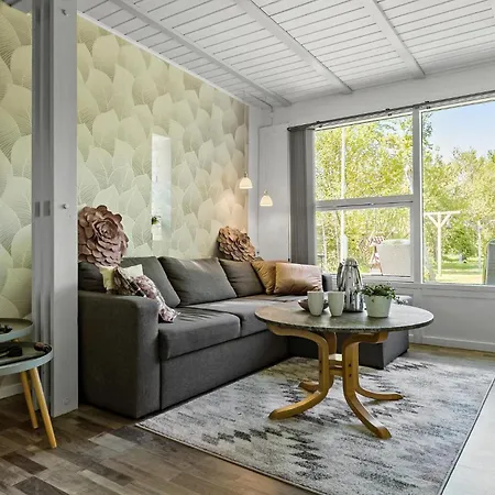 Feriehus 2 Bedroom Beautiful In *