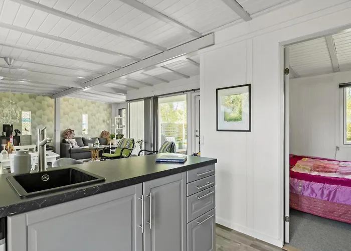 2 Bedroom Beautiful In Jaegerspris